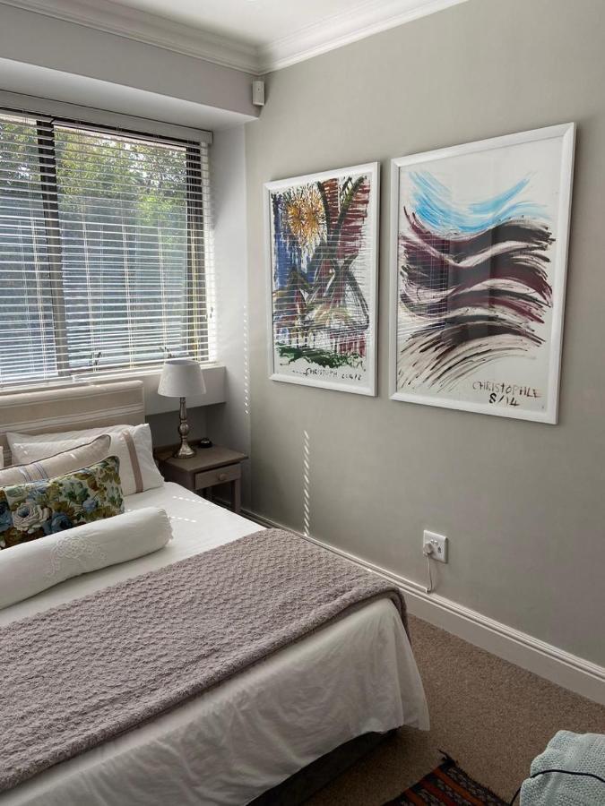 Modern, Centrally Located Dorp Street Apartment Stellenbosch Exterior foto